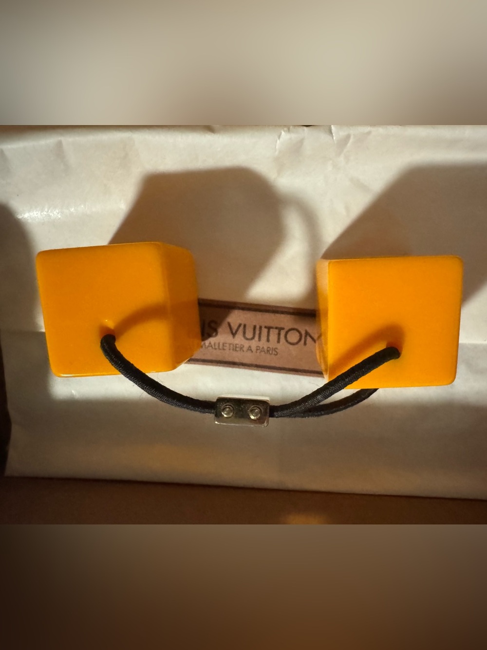 Louis Vuitton Cube hair tie - Picture 2 of 3